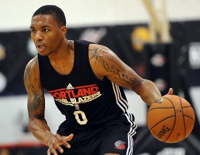 以其出色的 以其出色的