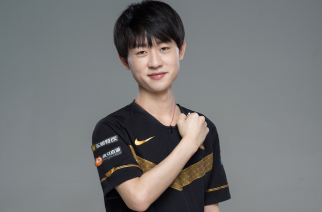 英超联赛中 英超联赛中