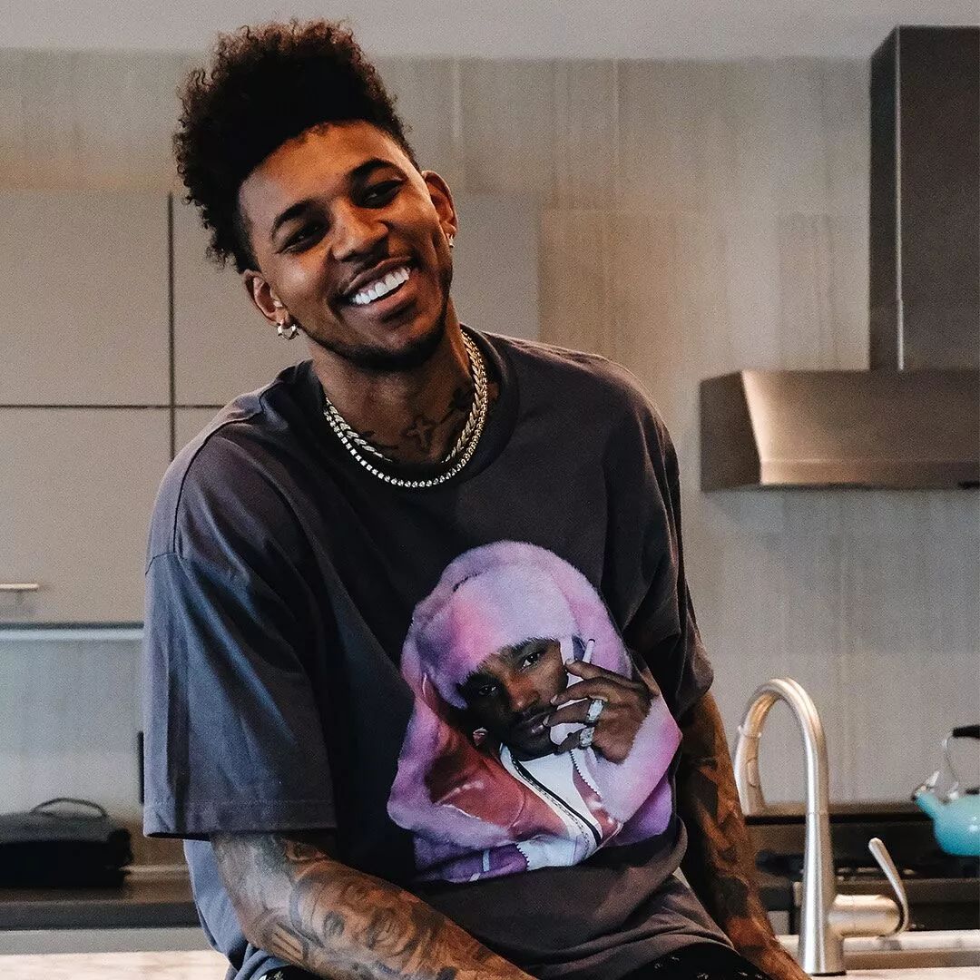 近明星与球 近明星与球